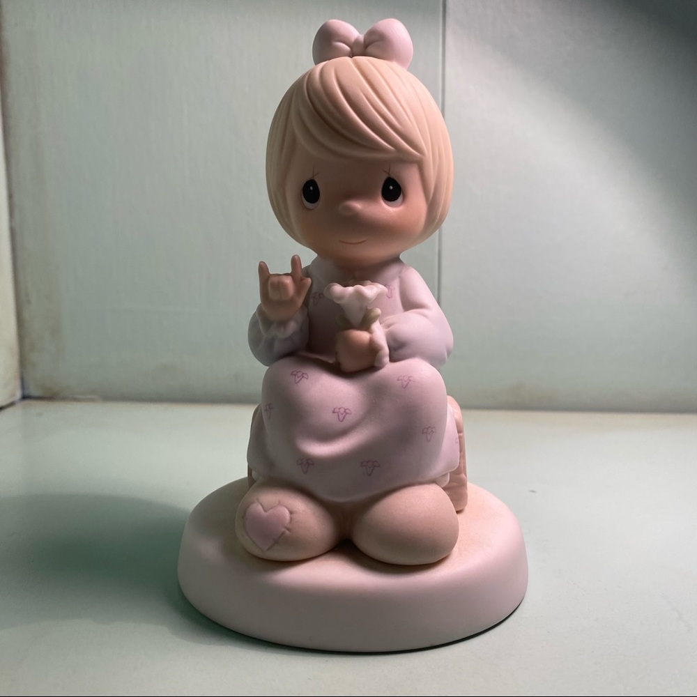 Precious Moments A Universal Love 1992 Limited Edition Peace